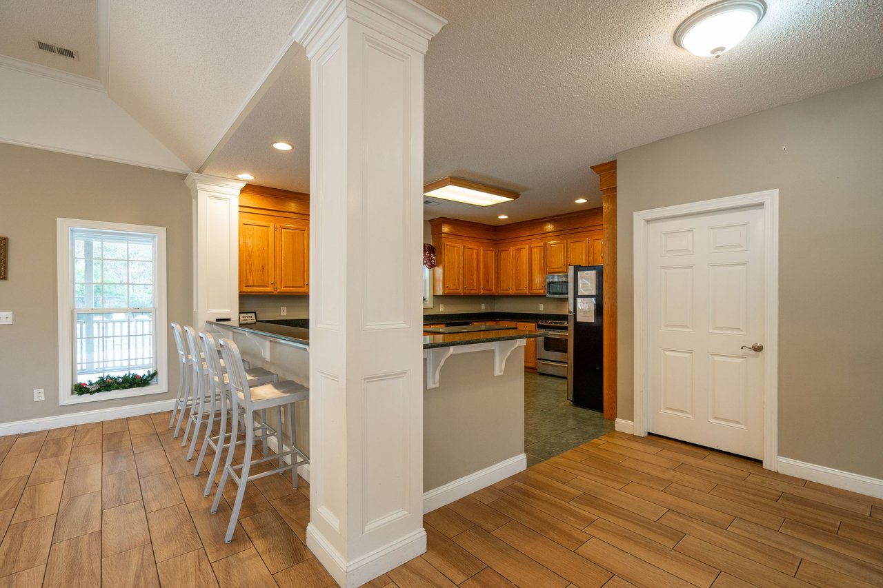 5516 Crescent View Dr