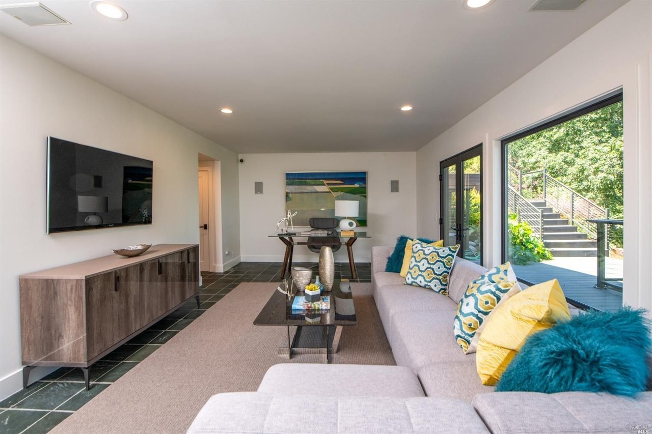 731 Fawn Dr