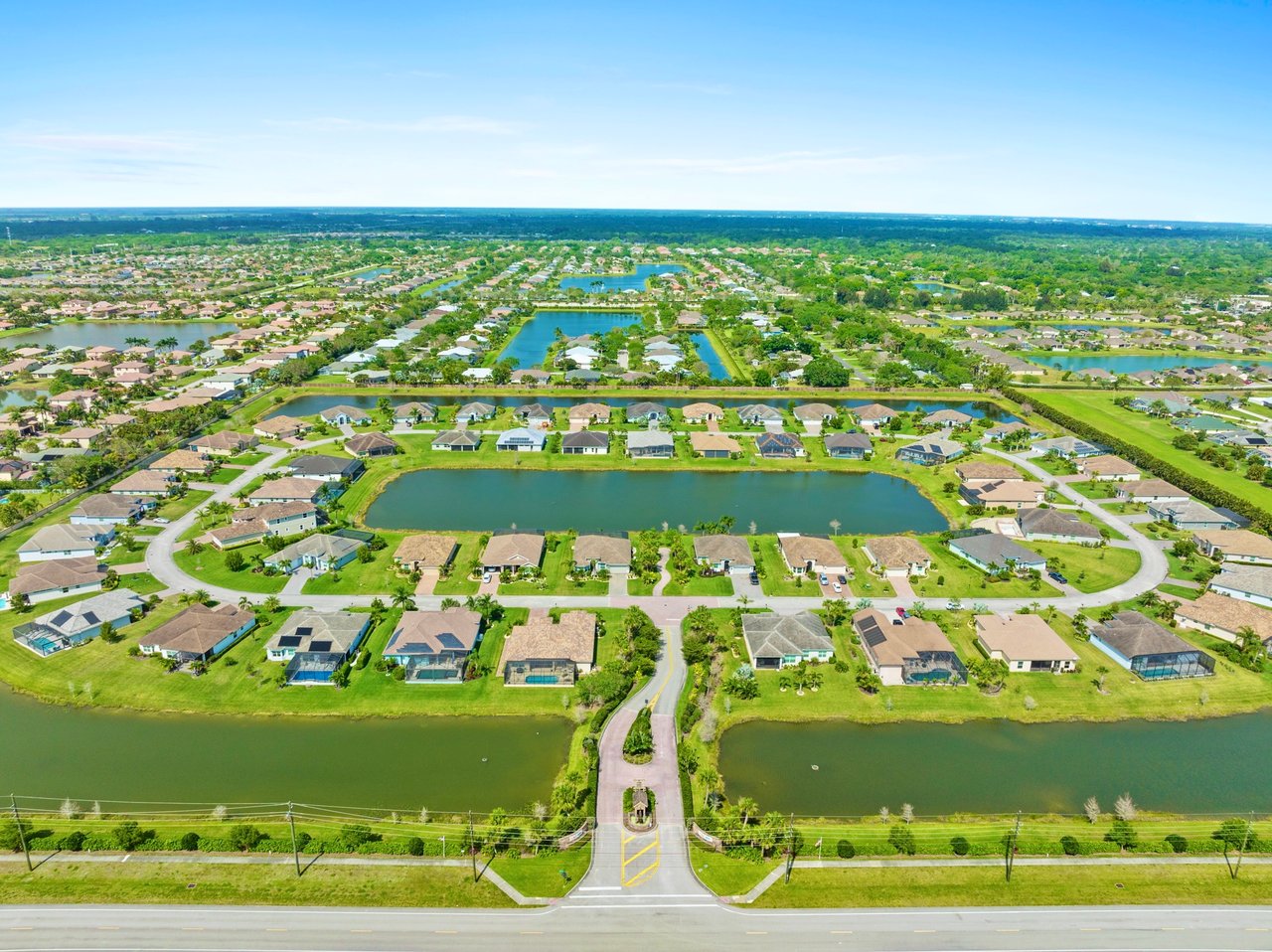 4777 Four Lakes Circle SW