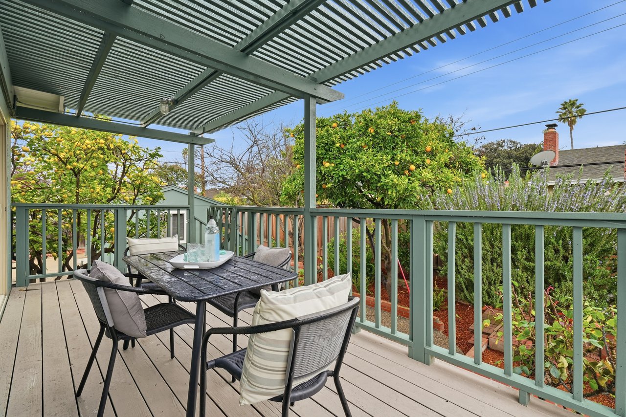 1554 Queenstown Court