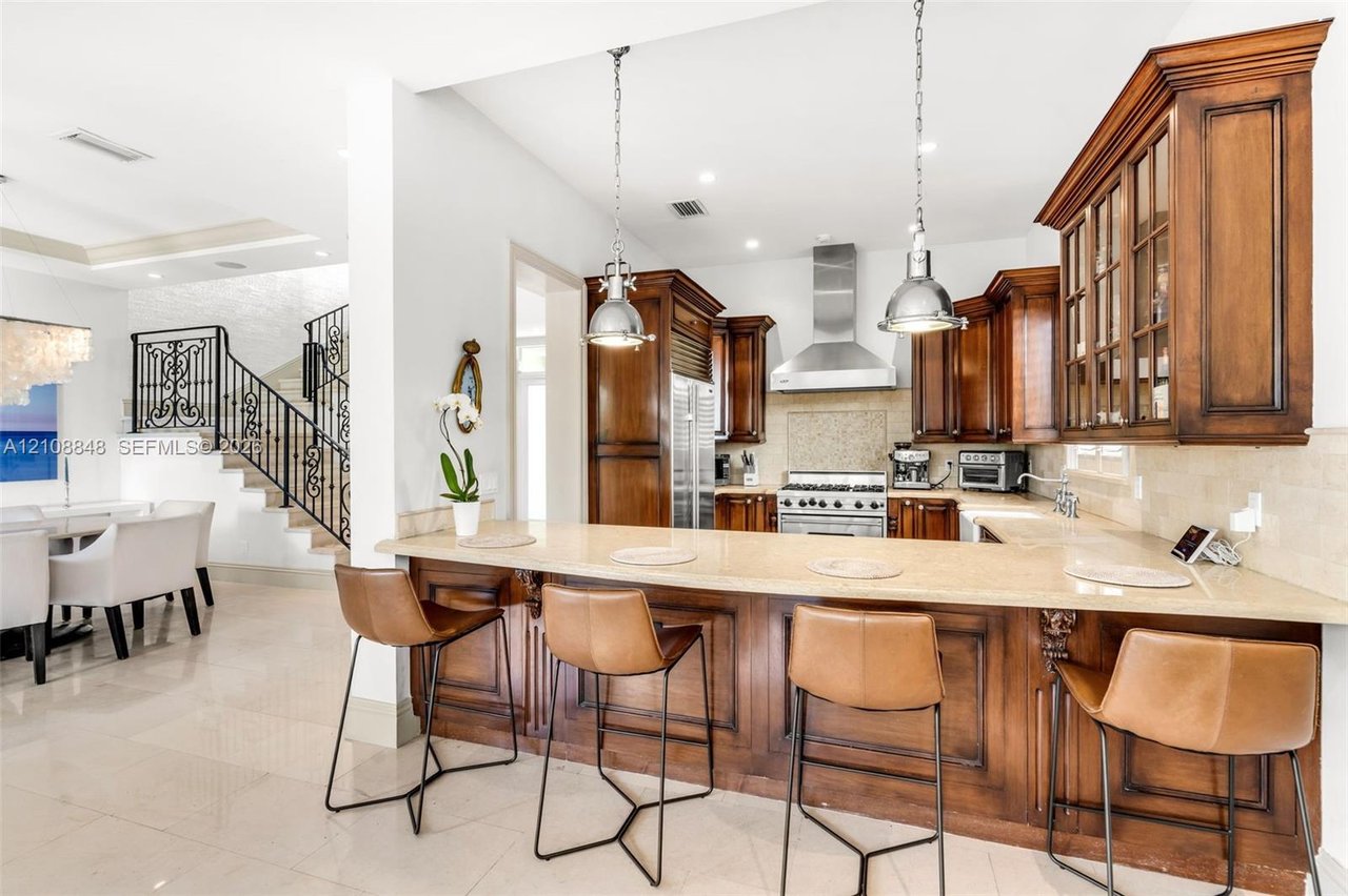 4815-university-drive-coral-gables-fl-home-for-sale-kitchen
