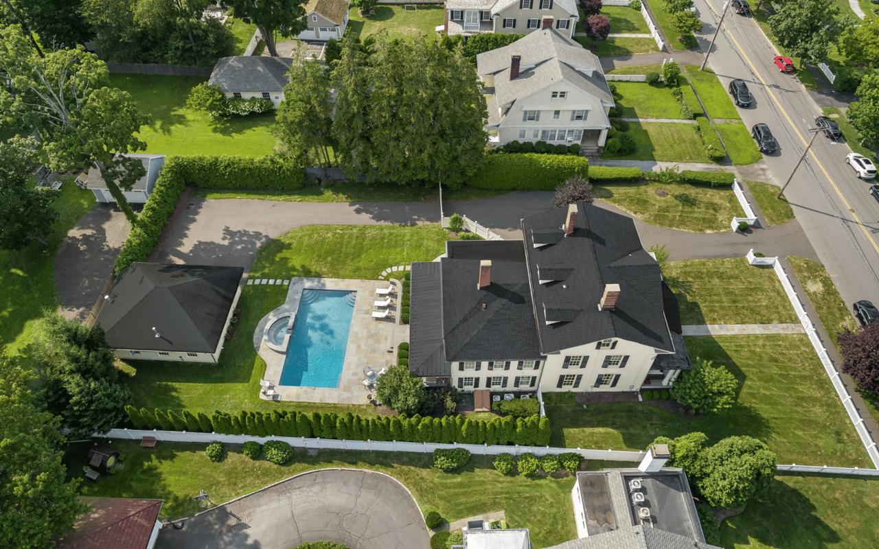 931 Old Post Road, Fairfield, CT 06824