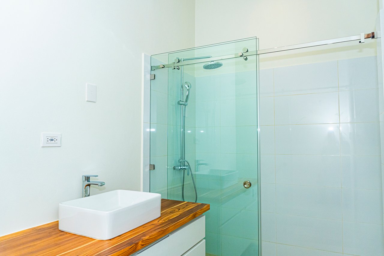 Modern Elegance Meets Tropical Lifestyle in Uvita