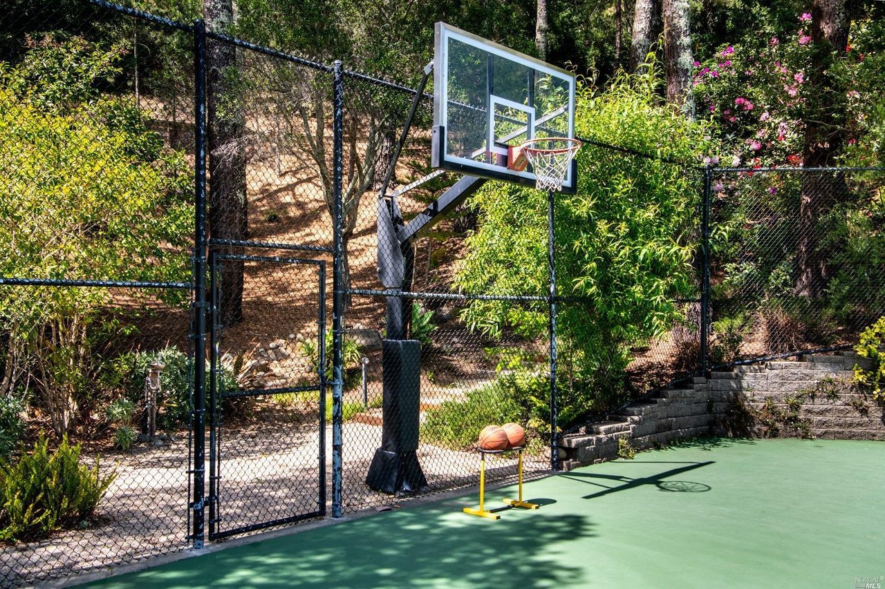 106 Mount Tiburon Rd