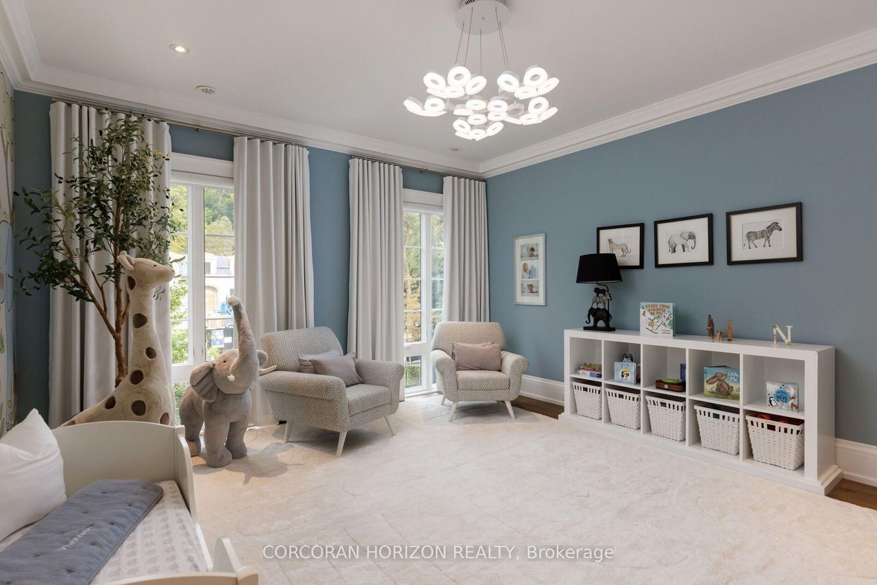 HOGGS HOLLOW CROWN ESTATE