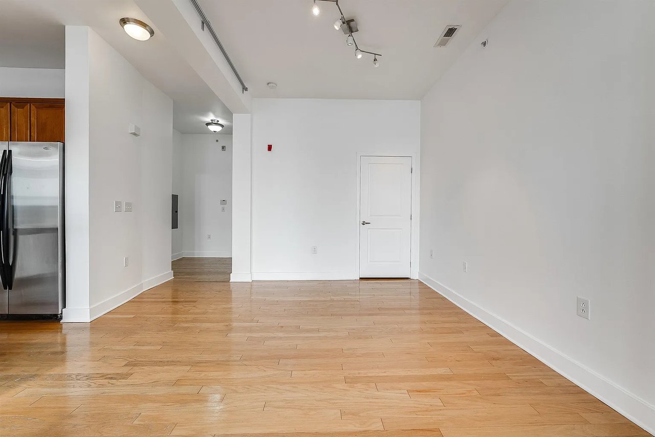 3 Greenwich Dr #112