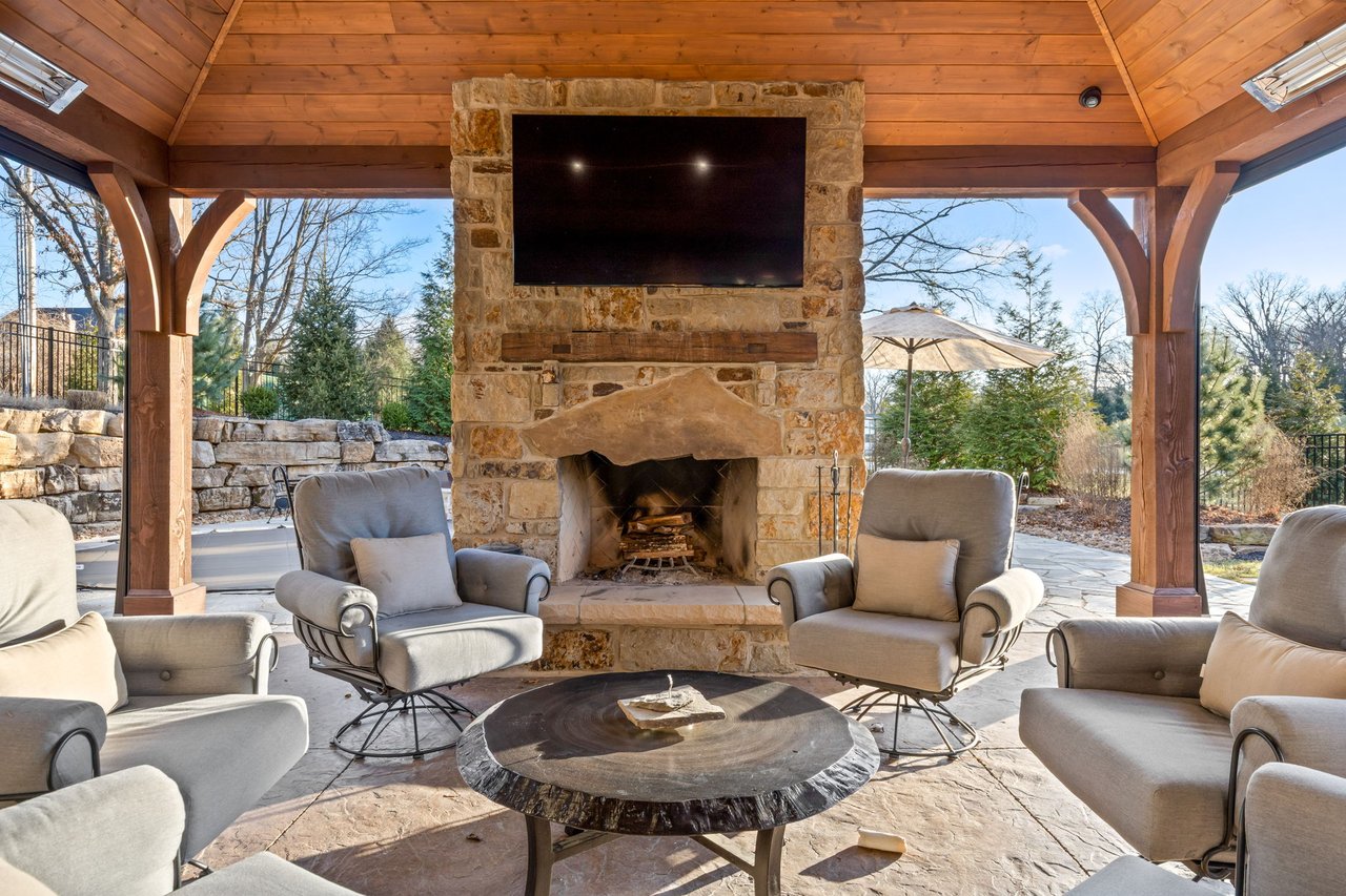 24 Williamsburg Estates Drive