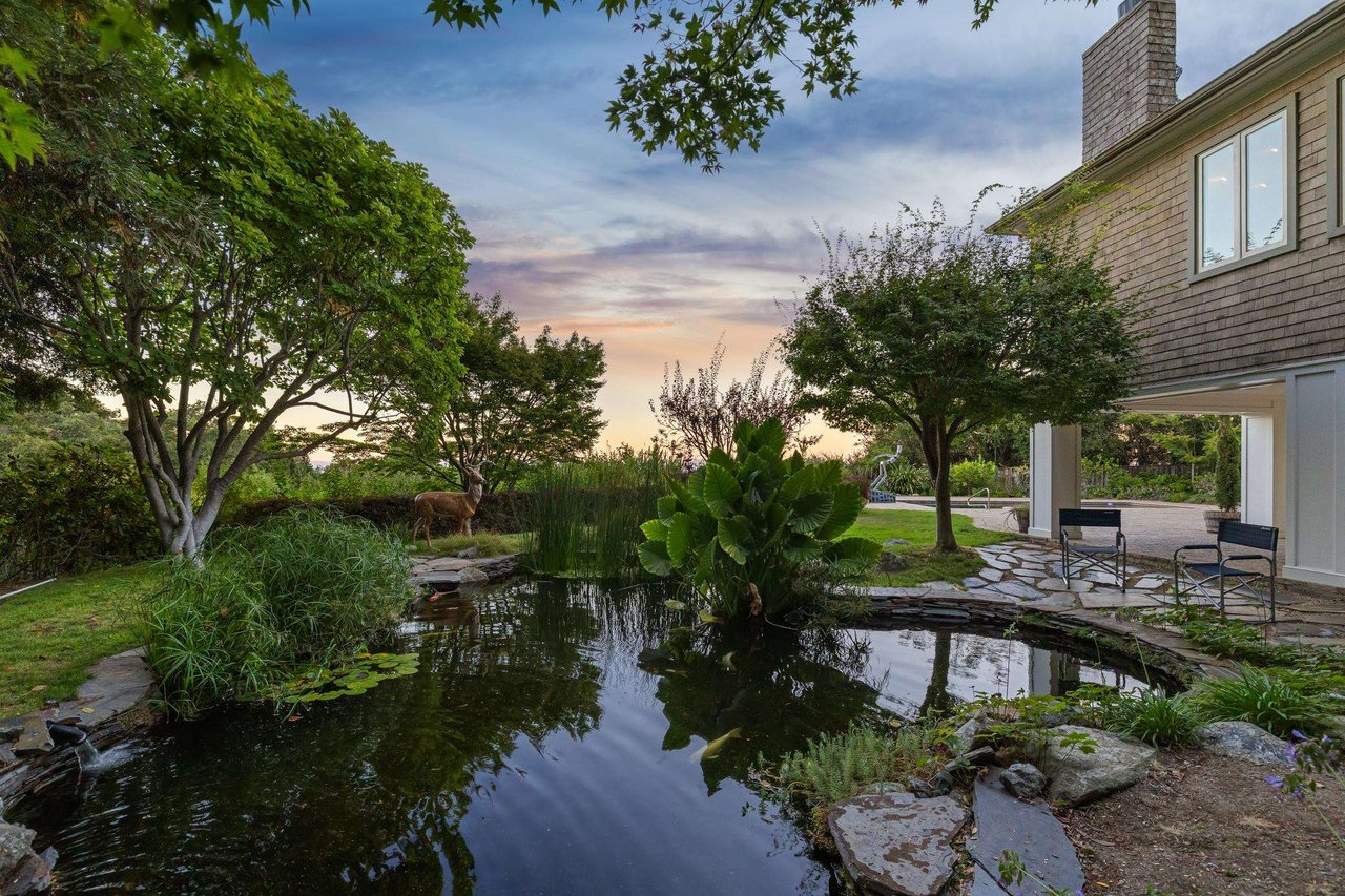 851 Woodside Drive