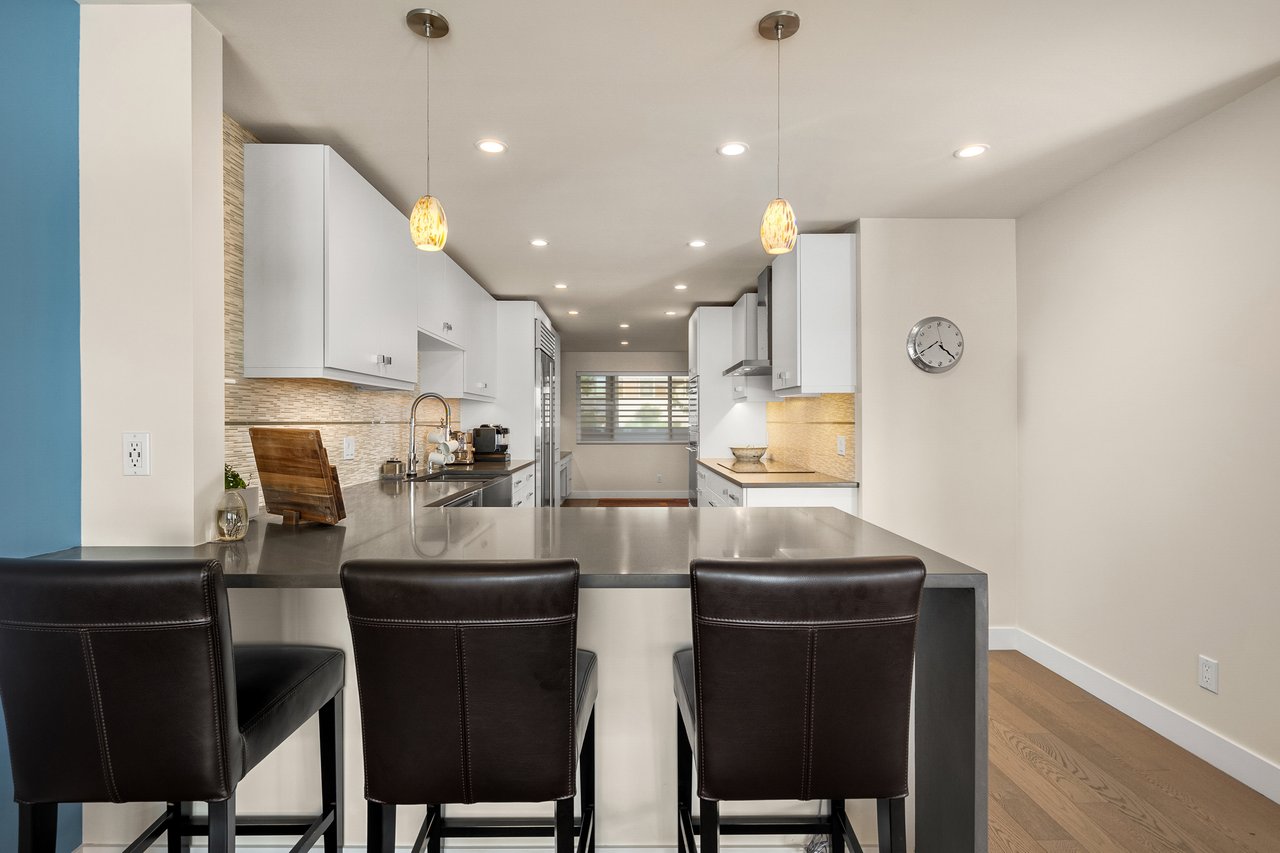 827 Lake Street S Unit: 205