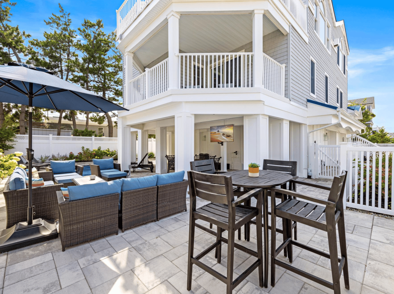 4 W Magnolia Ave 
