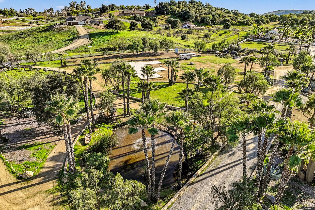 40801 Avenida La Cresta