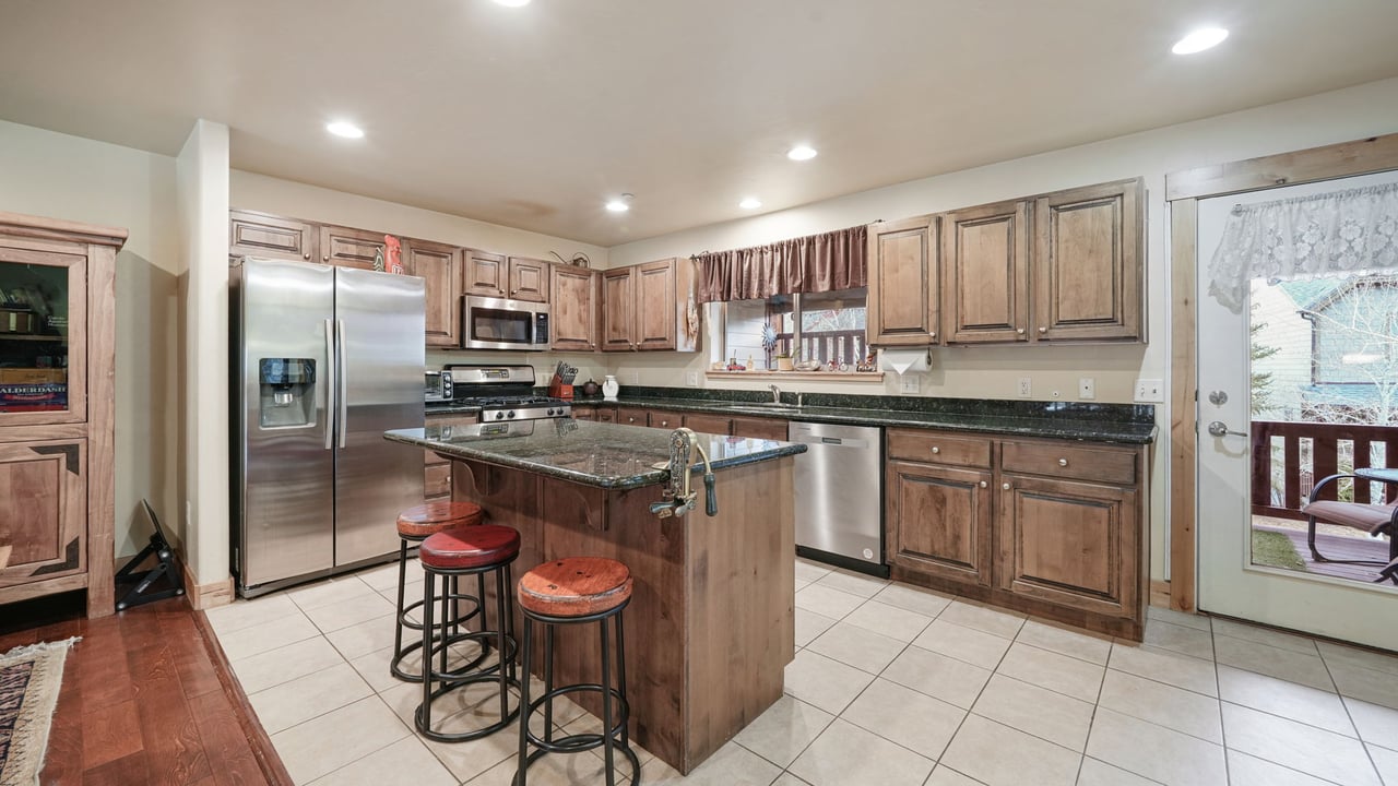 5672 Oslo Lane