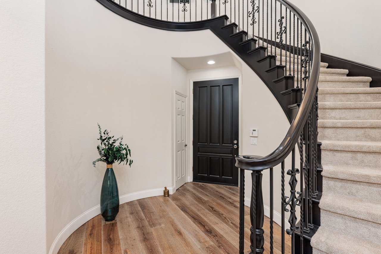1460 Ravean Court
