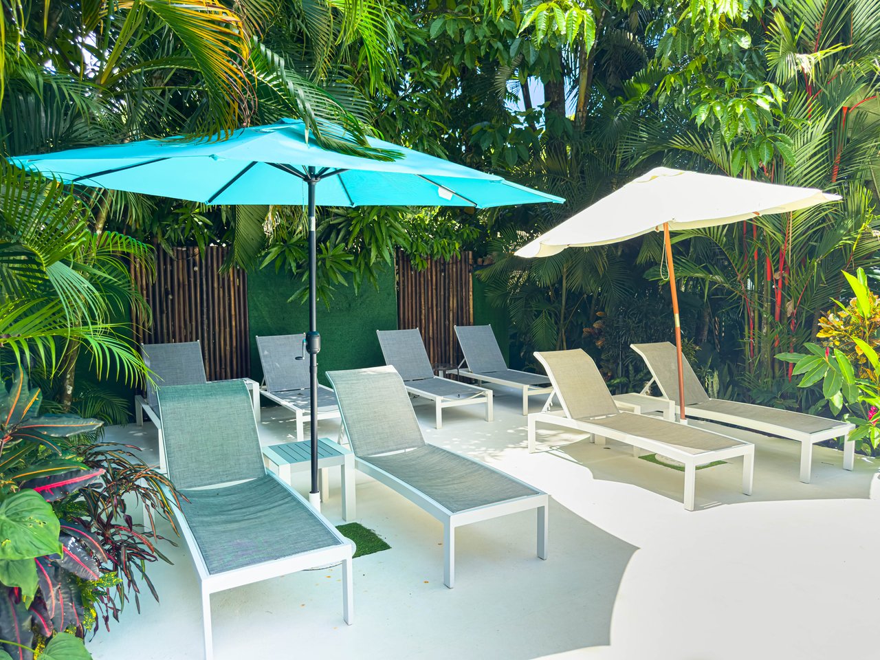 22 Unit Tropical Boutique Hotel steps from Manuel Antonio Park & Beach