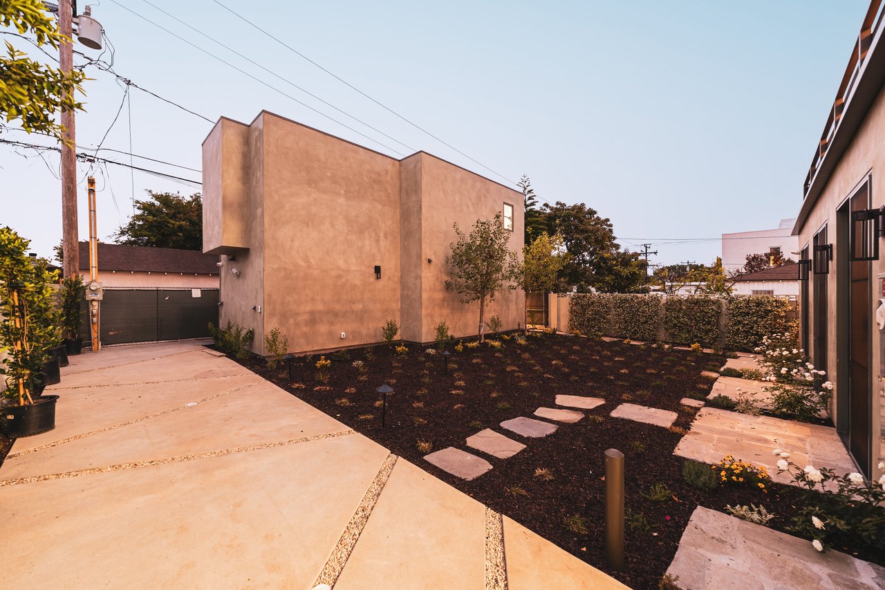 2114 Pier Ave