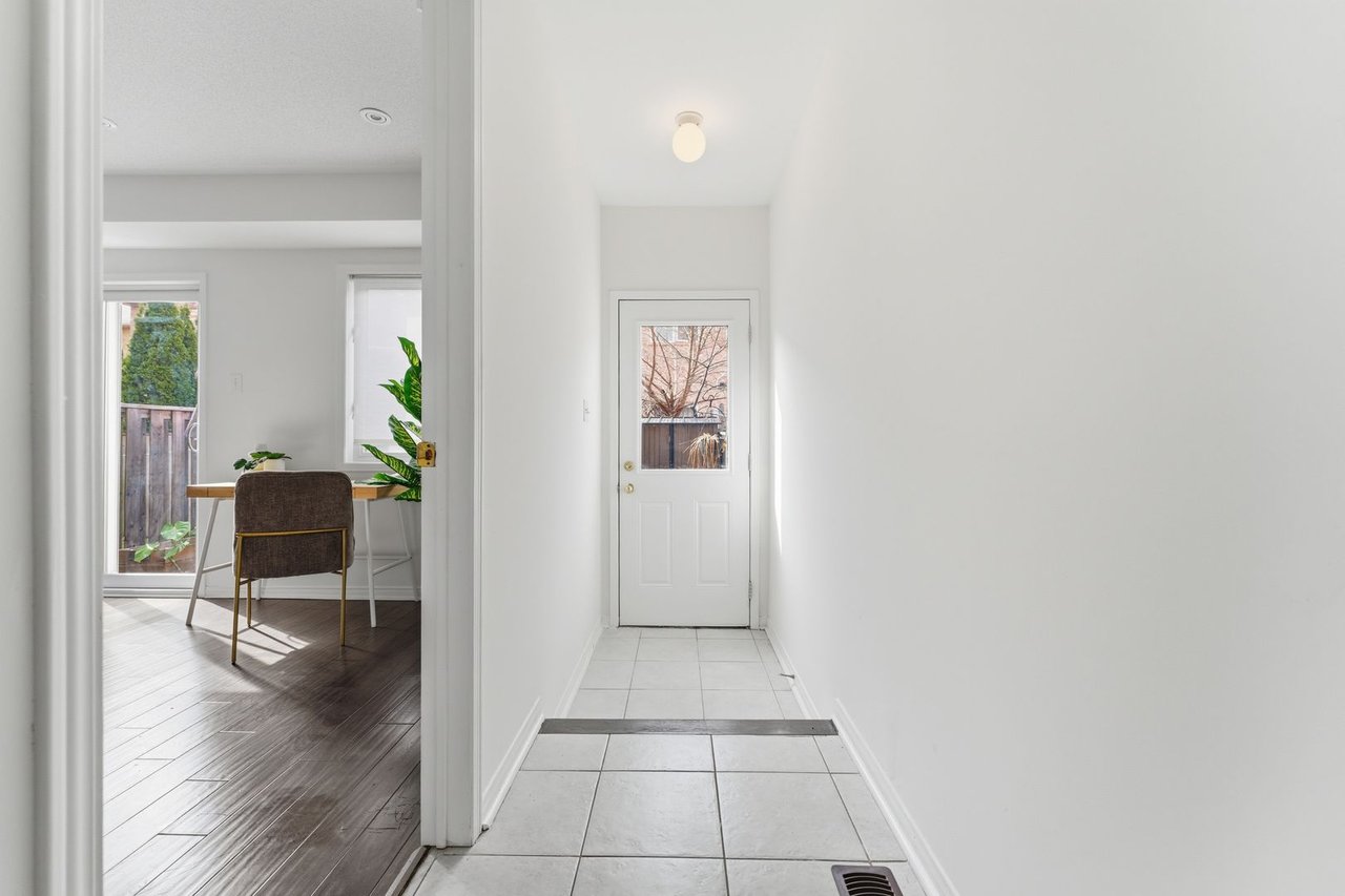 647 Courtney Valley Rd