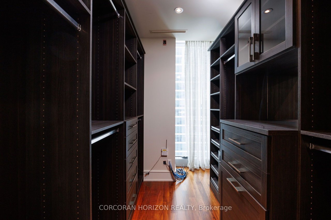 LUXURY AT THE RITZ RESIDENCES