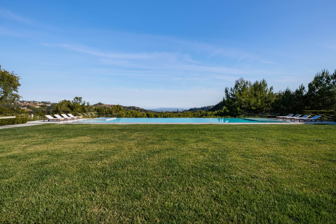 73 Beverly Park Ln