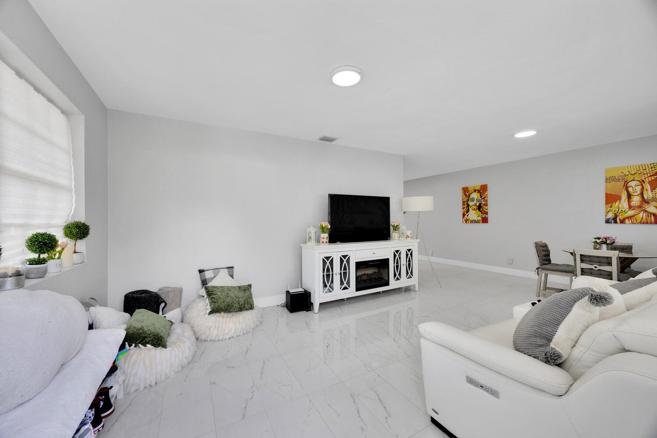 Calling All Investors - Pinecrest Duplex For Sale