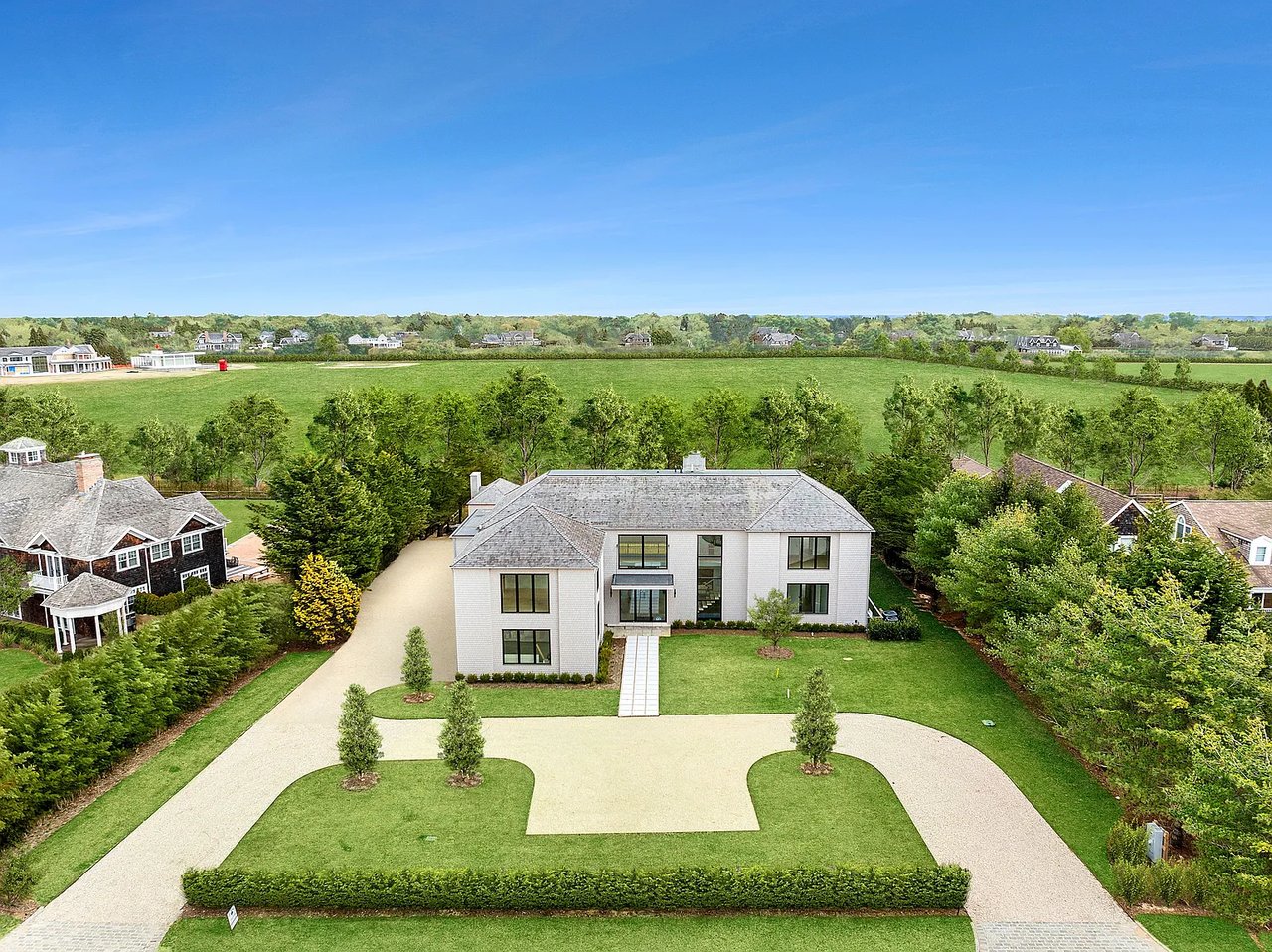 637 Halsey Ln - In Contract