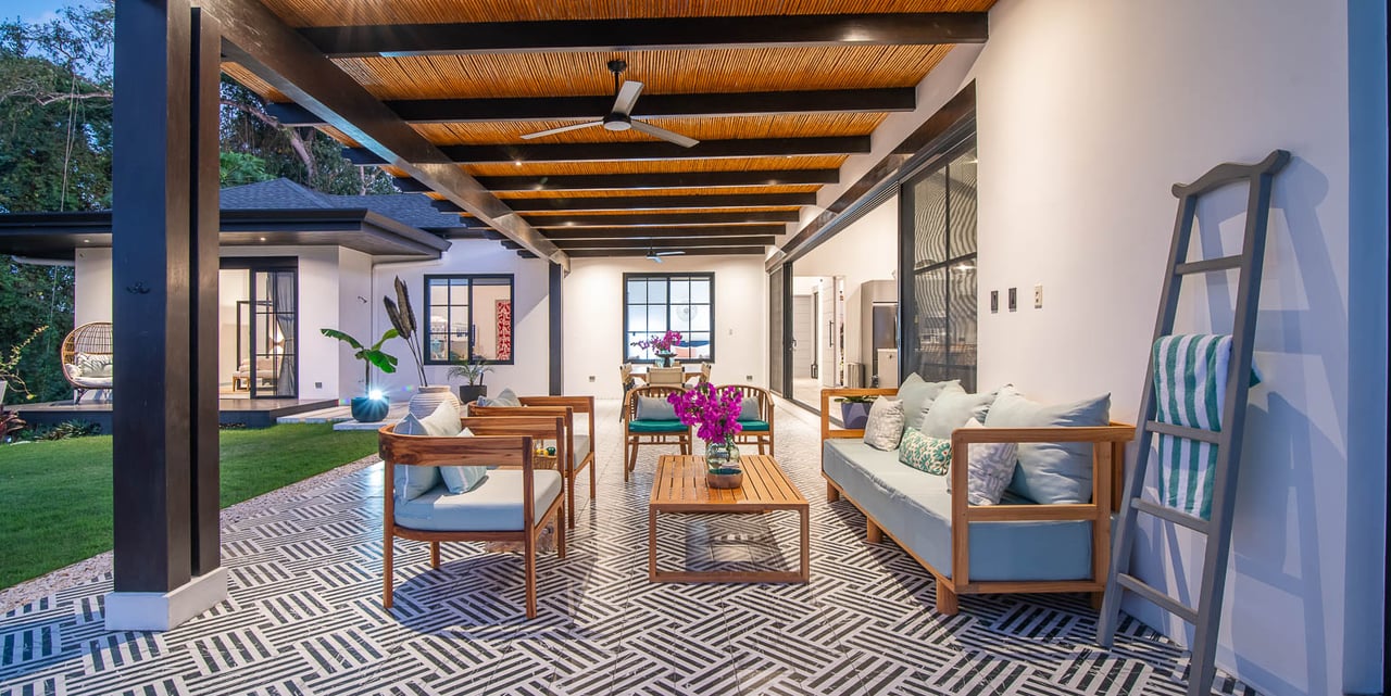 Villa Frangipani / Playa Hermosa, Santiago, Santa Teresa