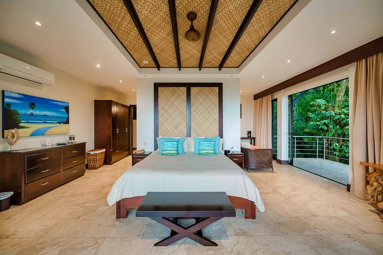 Walk to beach Vista Hermosa Estate Lucrative Contemporary Estate