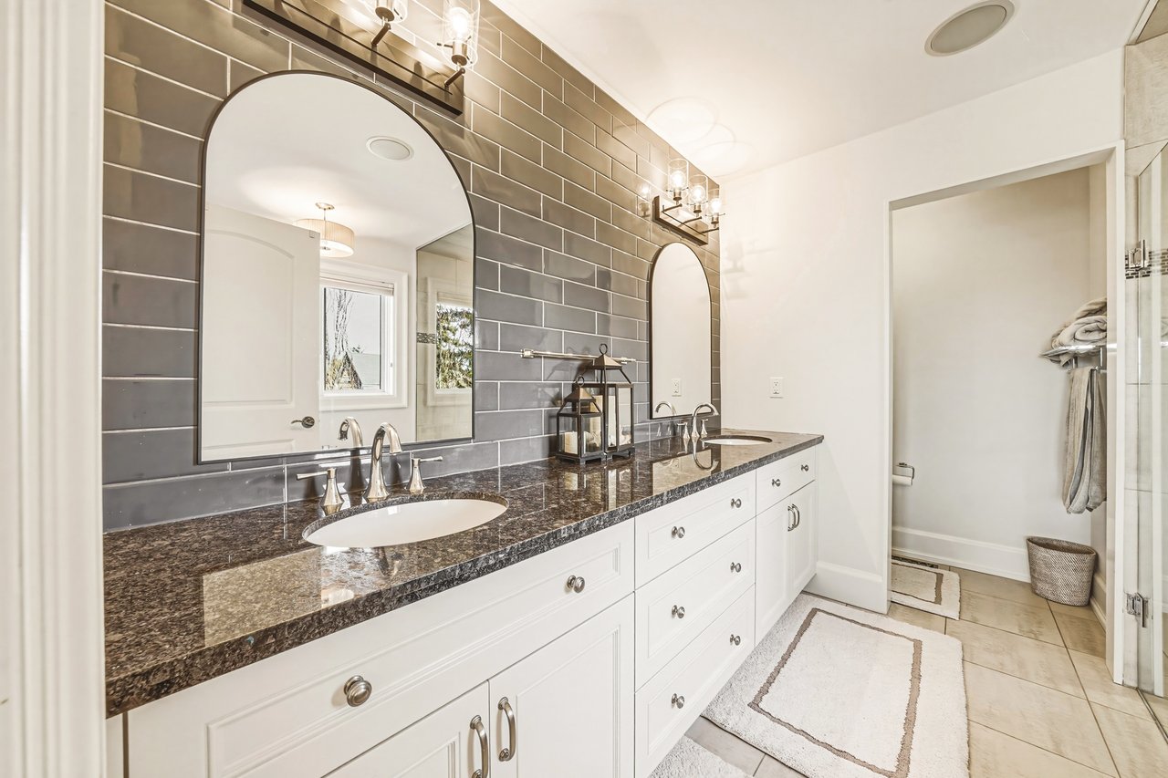 Custom South Aldershot Retreat
