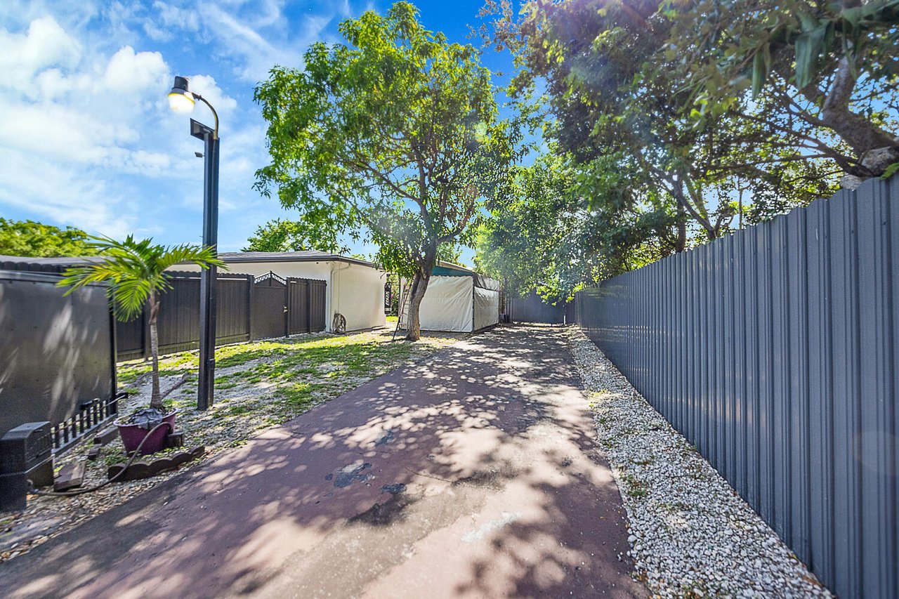 Calling All Investors - Pinecrest Duplex For Sale