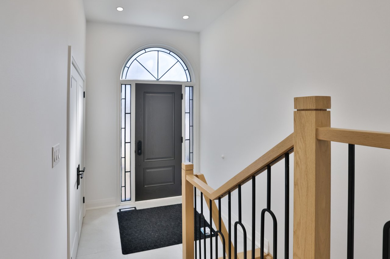 63 Tradewind Drive, Oakville