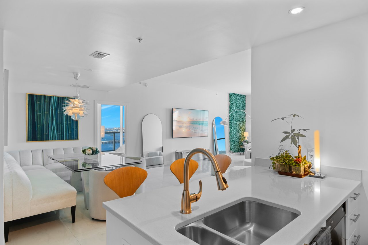 Quantum on the Bay Penthouse 4902