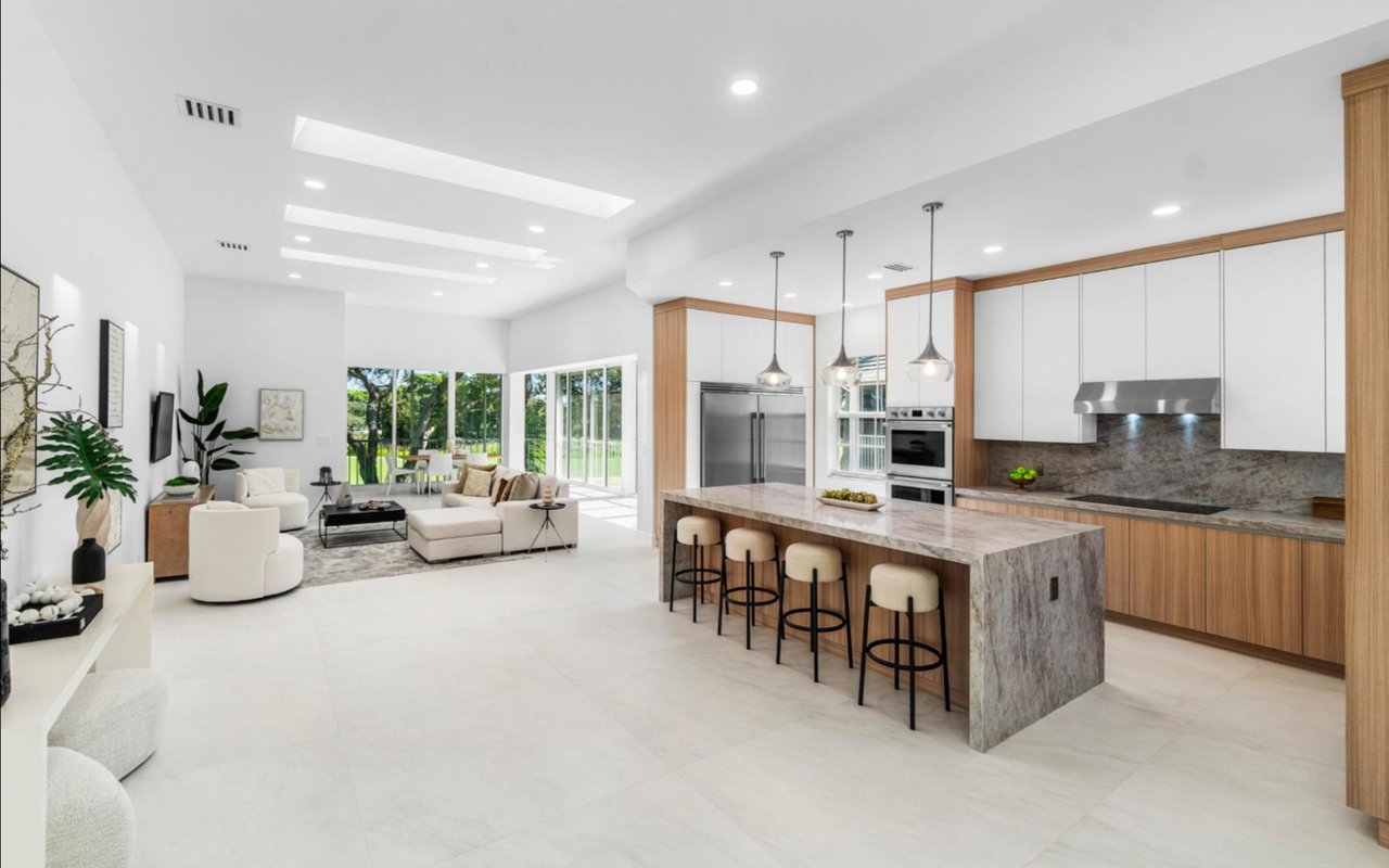 Downsizing Without Compromise: Luxury Condo Living in The Polo Club