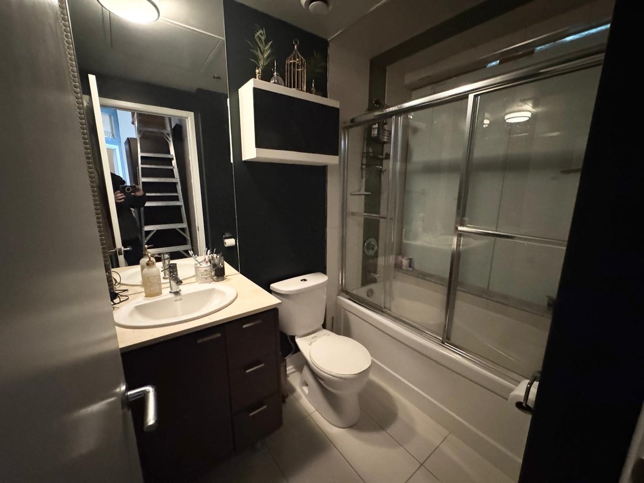 375 King Street W Unit:1605