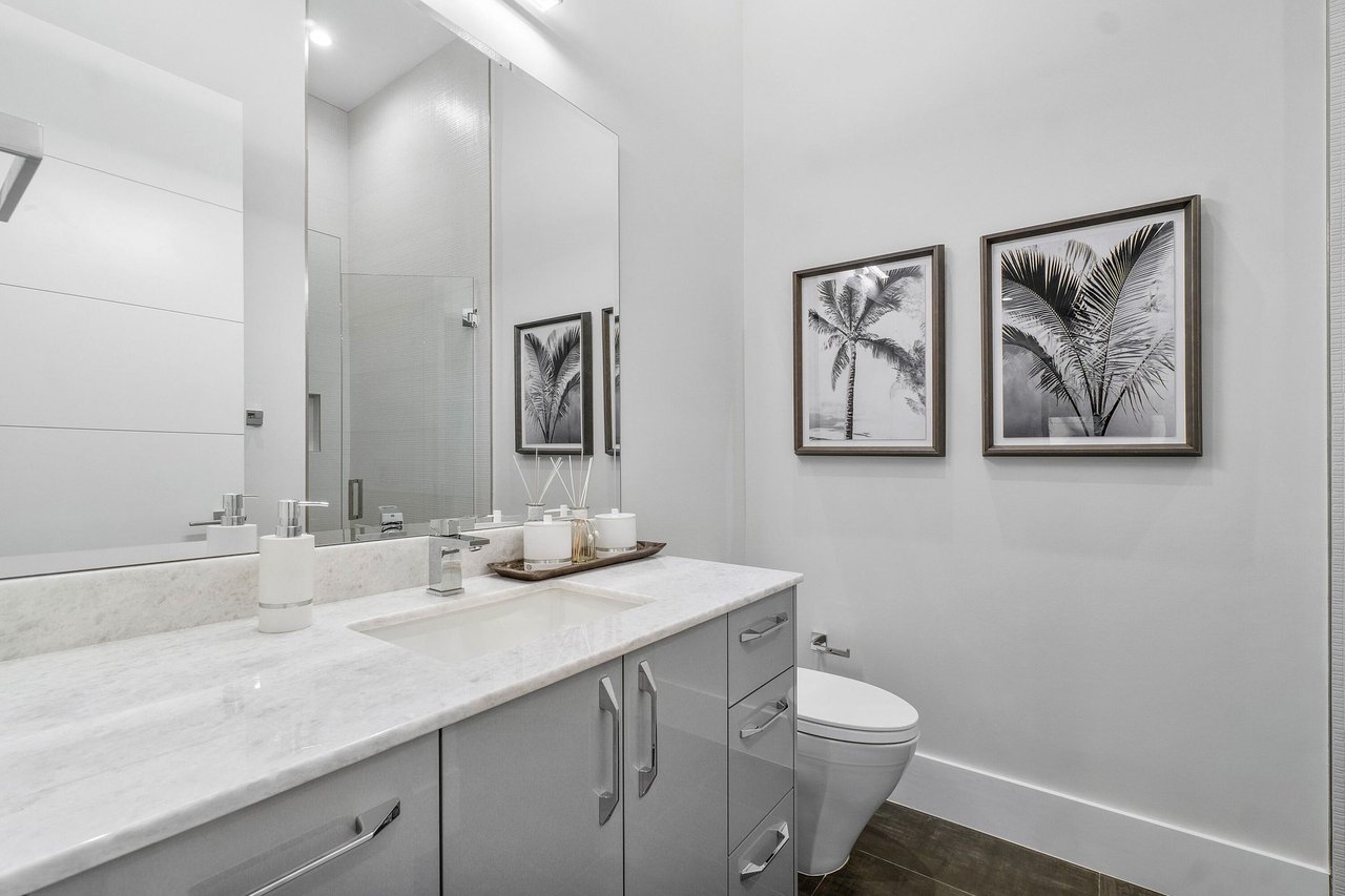 17 NW 15th St