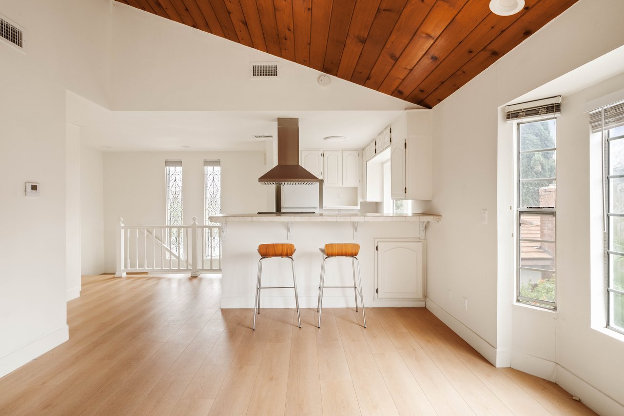 23153 Canzonet St, Woodland Hills