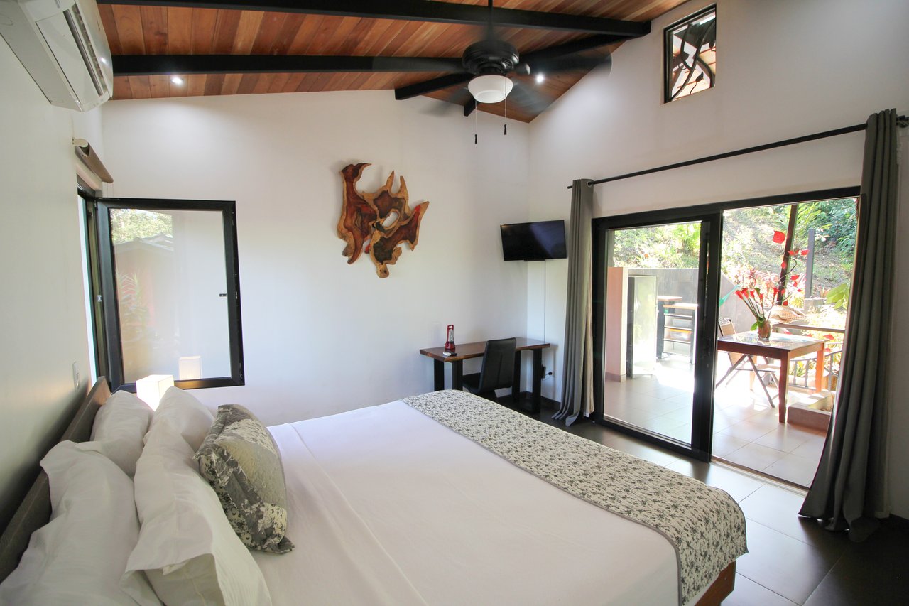 Ojochal Property for Sale – Cabins, Restaurant & 3-Bed Home