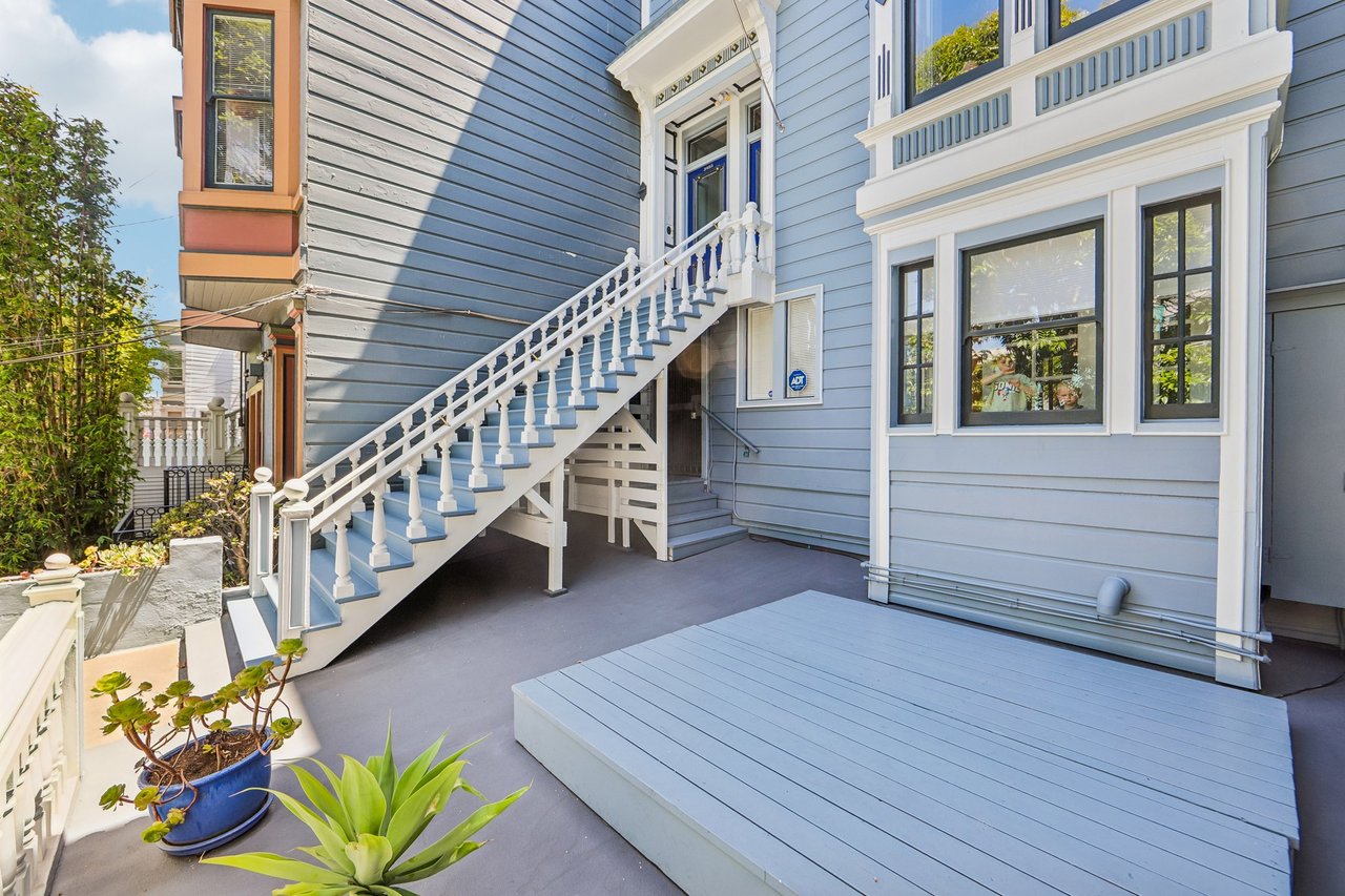 3855-A 18th Street