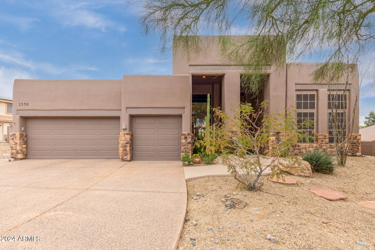 1540 E Villa Theresa