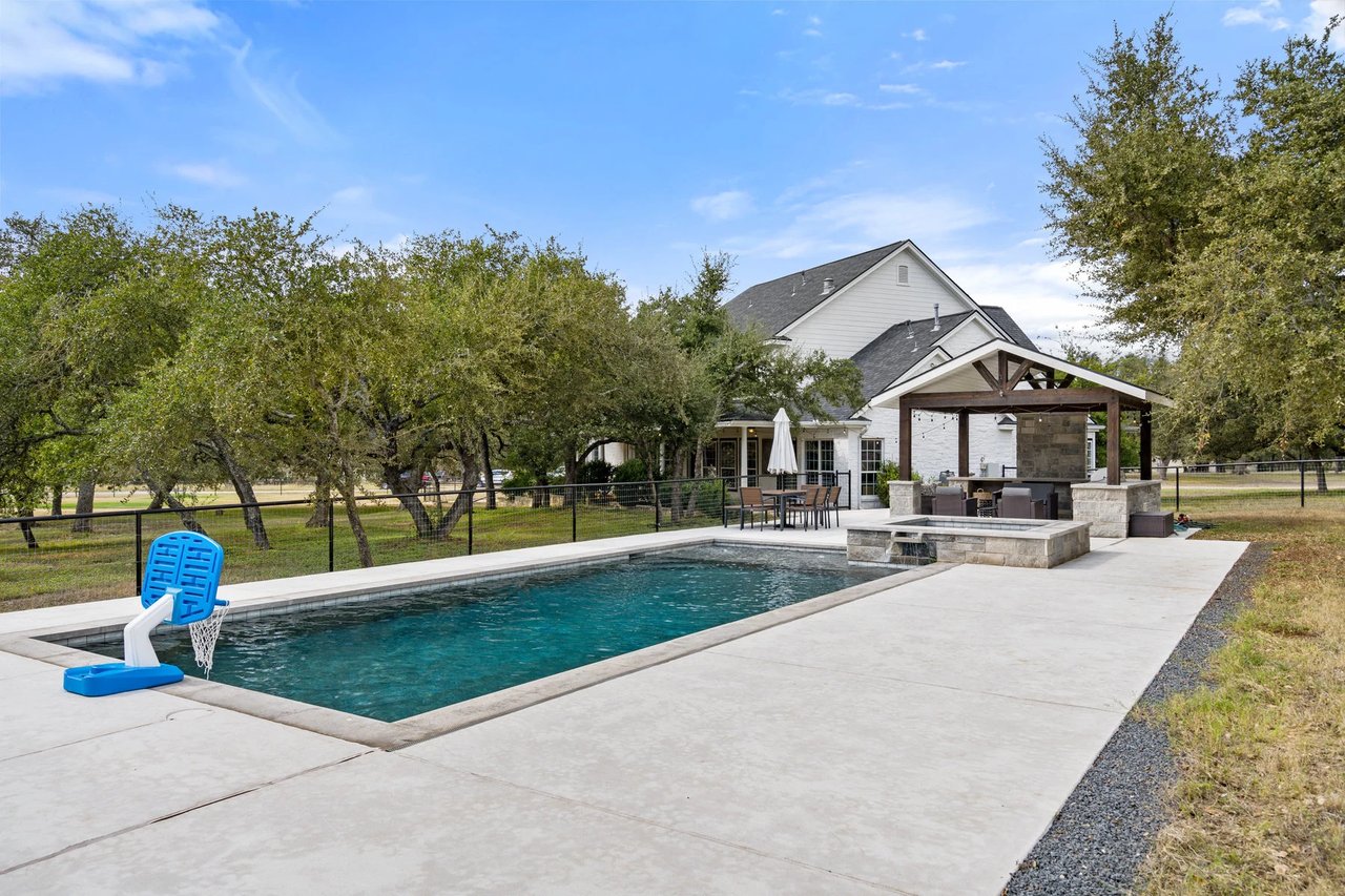 105 Roanoak Dr