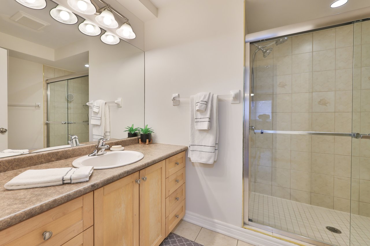 2304 Sovereign Street, Oakville