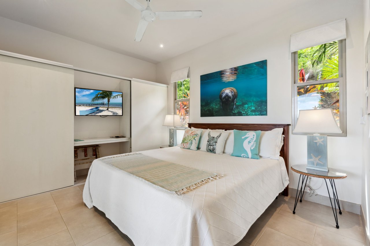 Casa Pickle on the Hill | Spacious Private Estate with Pickleball Court, Mature Gardens & Independent Guest Apartment