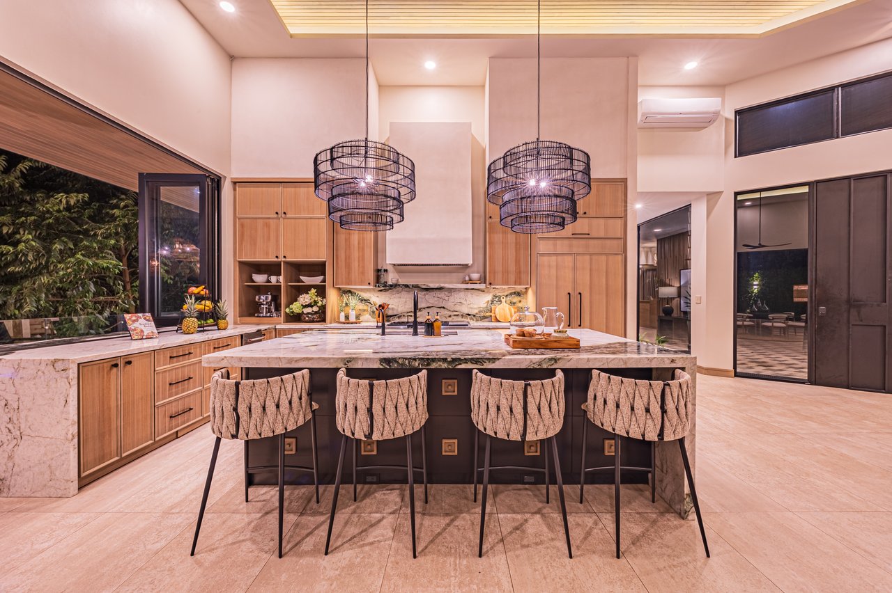 Luxury Estate in Escaleras - Incredible Ocean Views 5.5 Acres