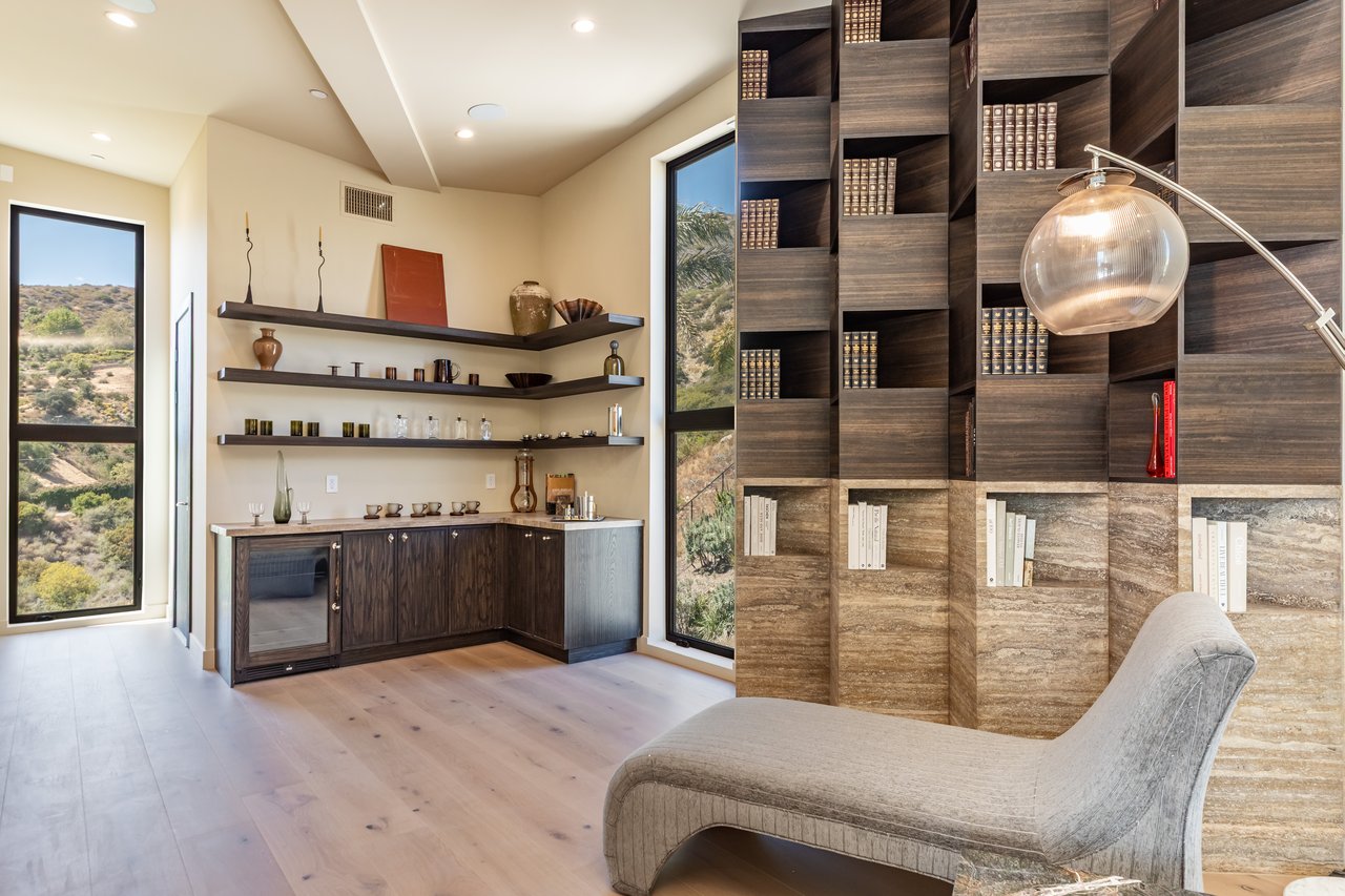 4346 Avenida De La Encinal