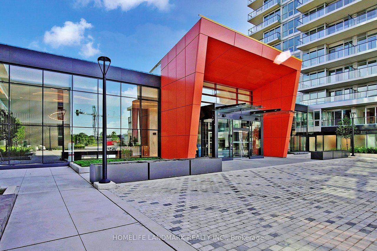 NORTH YORK'S PRESTIGIOUS COMMUNITY PENTHOUSE