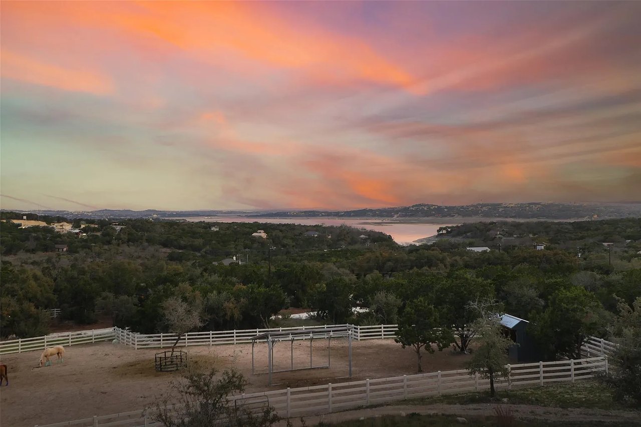 Incredible Equestrian Property - Main House, Guest House, Barn, Stables, Apartment, Riding Arena and Corrals