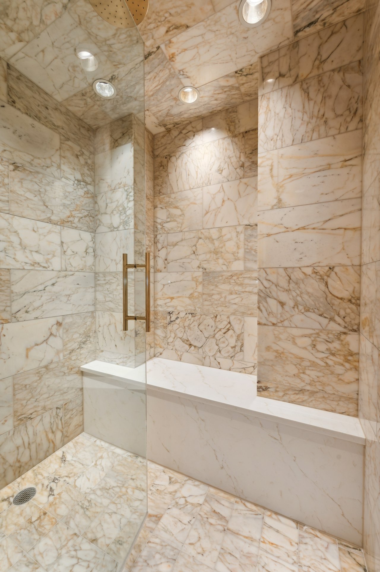 180 East Pearson Unit: 5902