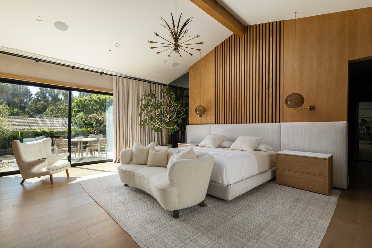 455 N Bundy Dr, Brentwood