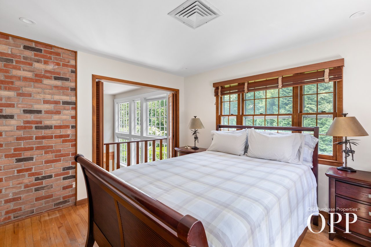 2/3 Acre Gem in the Hamlet