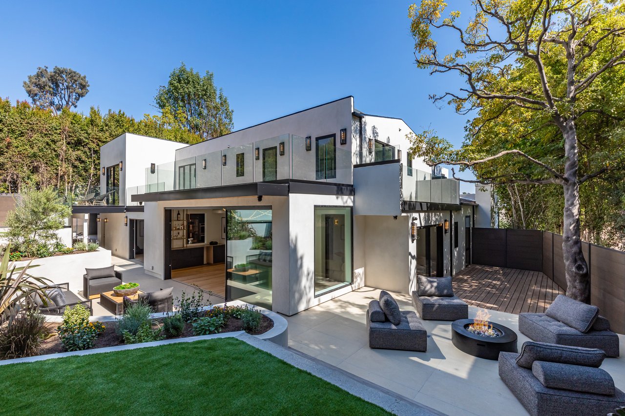 1271 Sunset Plaza