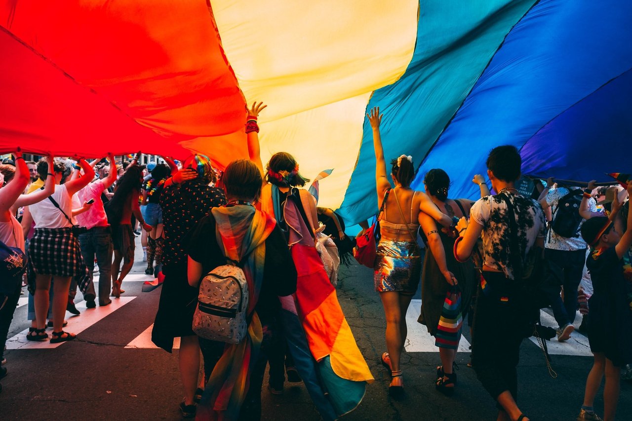 LGBTQ + CENTER