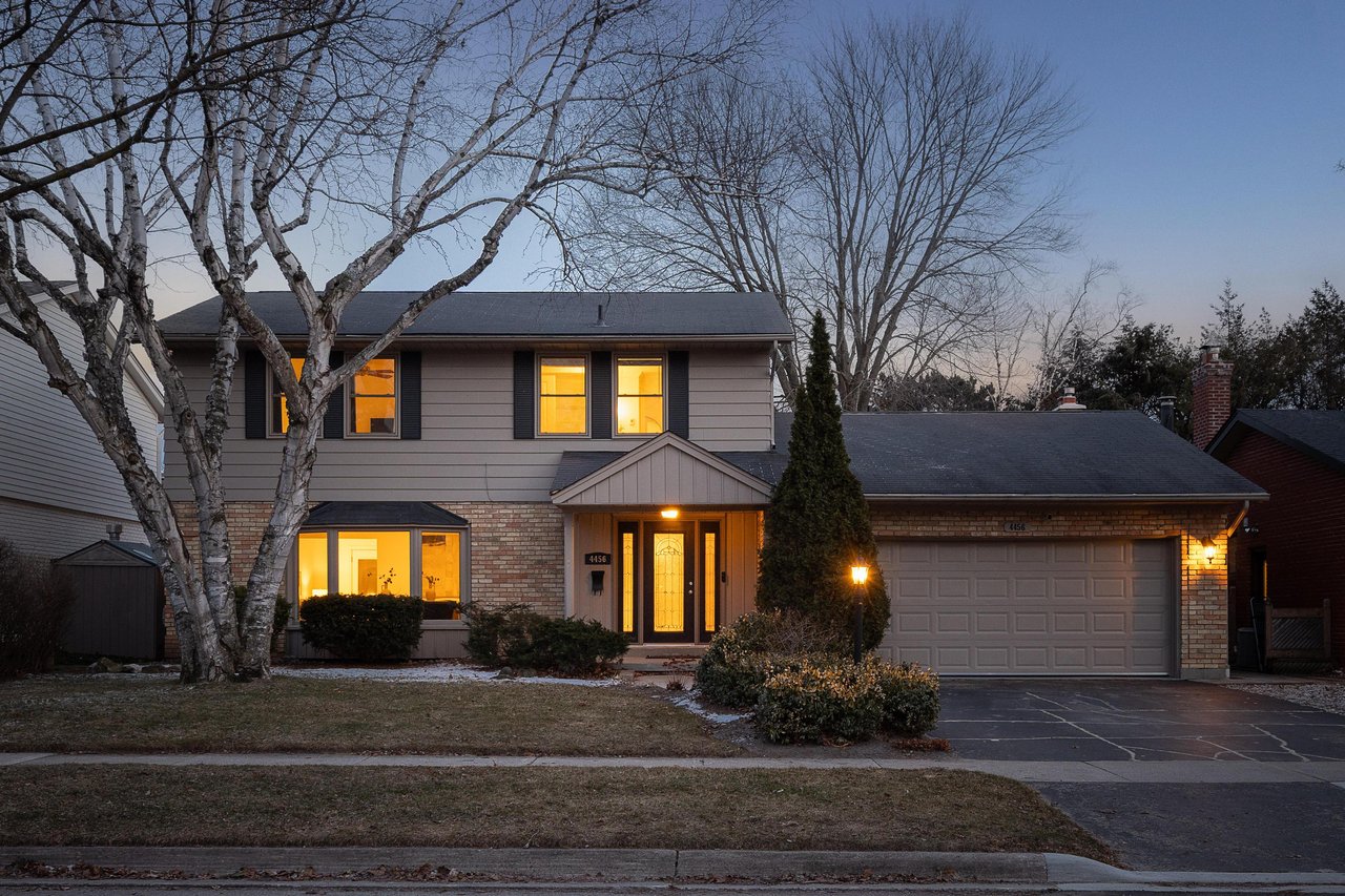 4456 Hawthorne Drive, Burlington, ON L7L 1G5